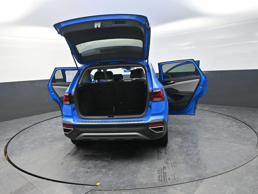 Used 2023 Volkswagen Taos SE image 34