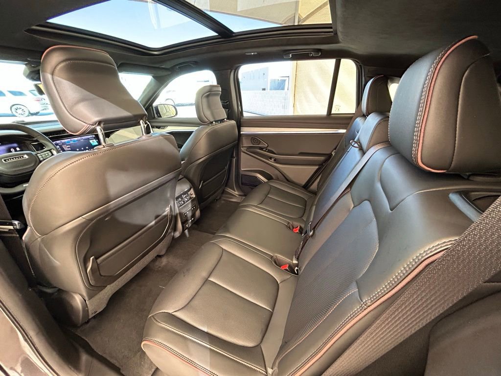 Used 2025 Jeep Wagoneer S Launch Edition image 21