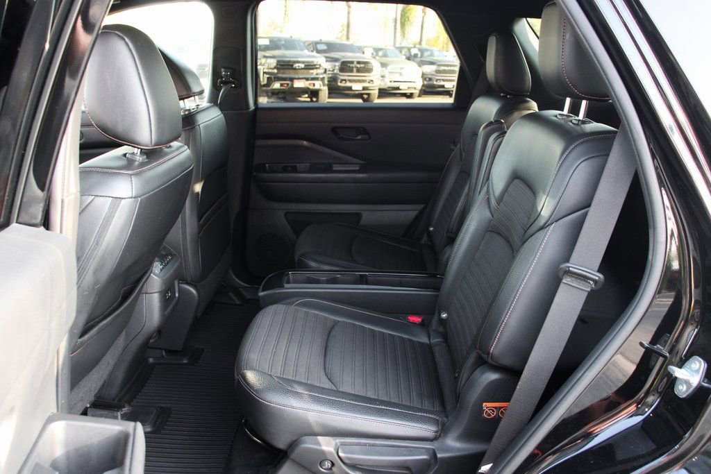 Used 2023 Nissan Pathfinder Rock Creek AWD/4WD image 31