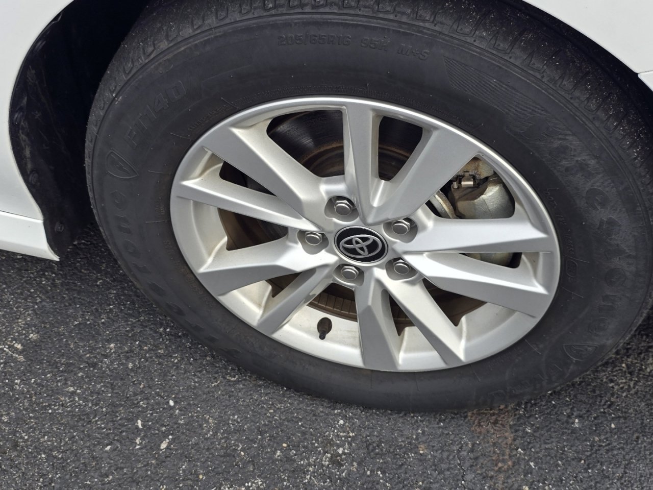 Used 2025 Toyota Camry LE image 10