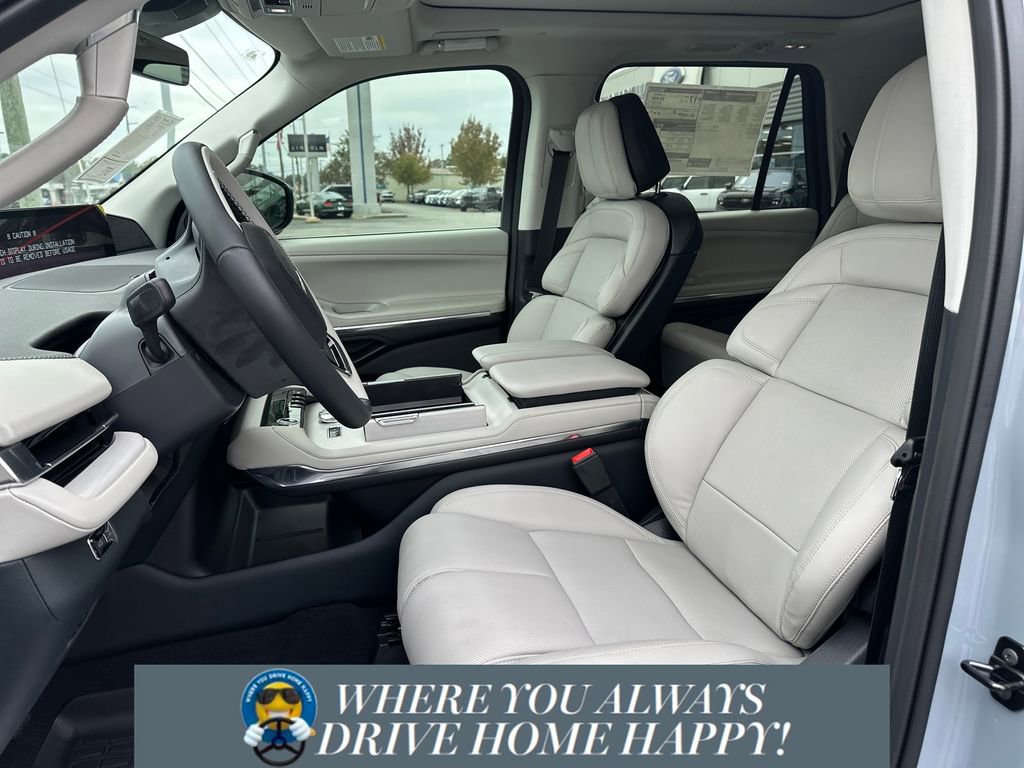 New 2025 Lincoln Navigator L Reserve image 7