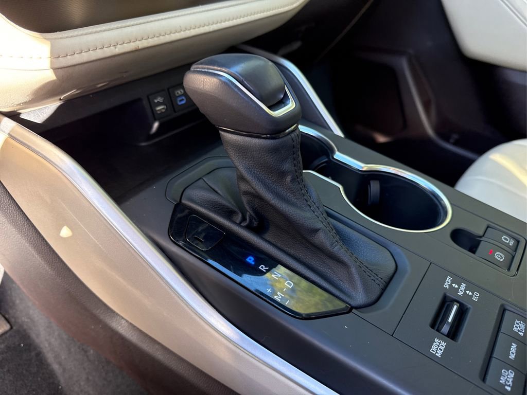 Used 2022 Toyota Highlander XLE image 38