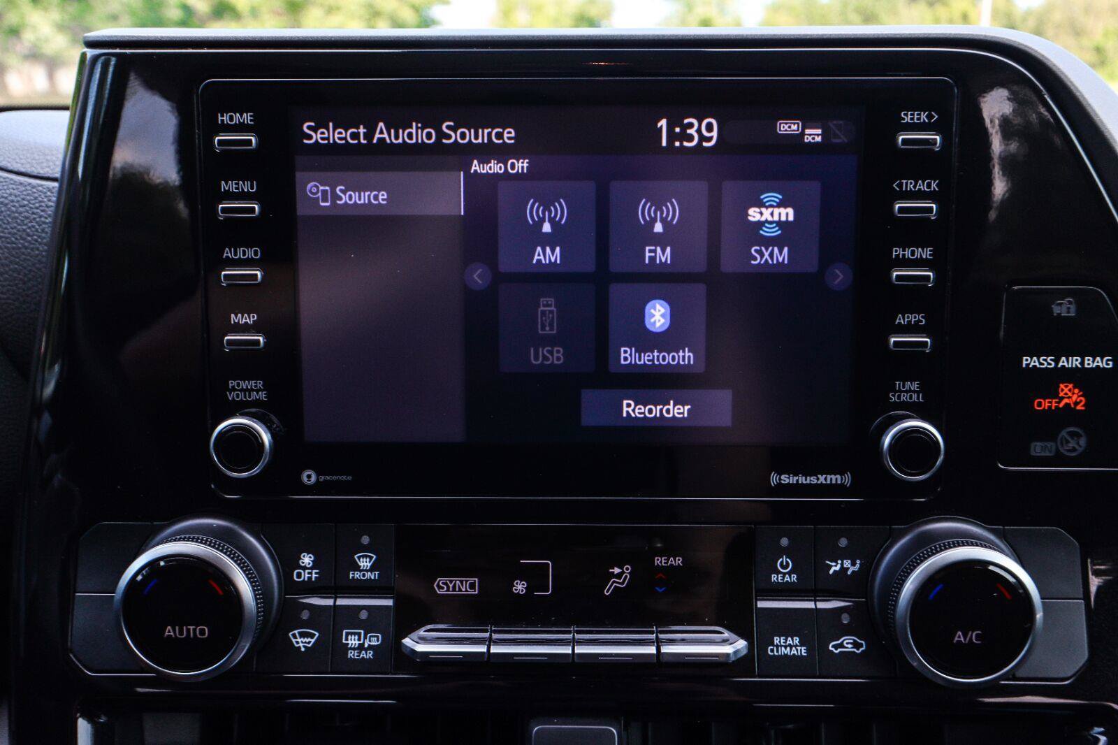 Used 2022 Toyota Highlander L FWD image 8