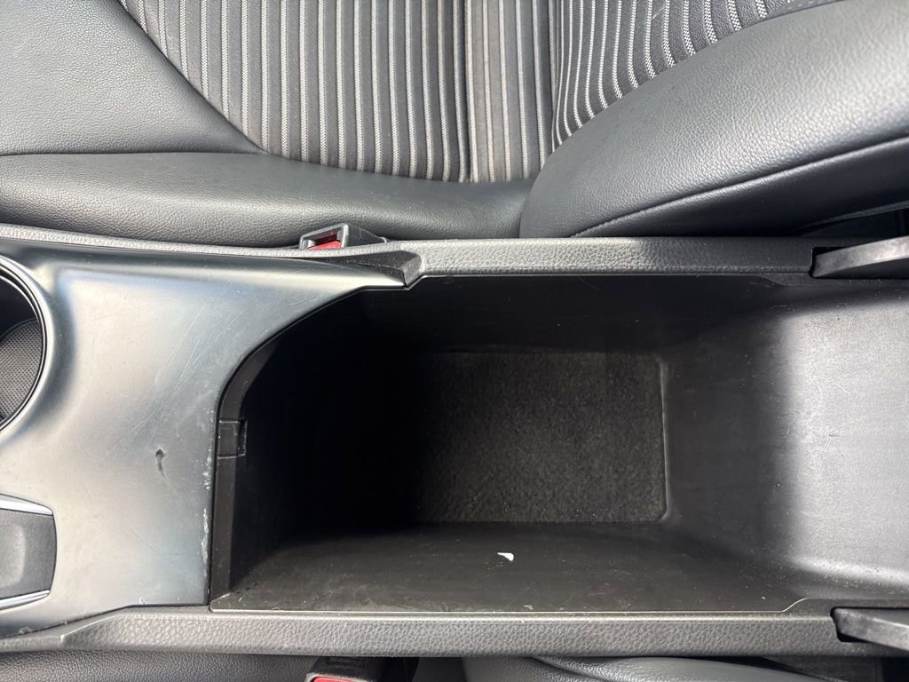 Used 2018 Toyota Camry SE image 36