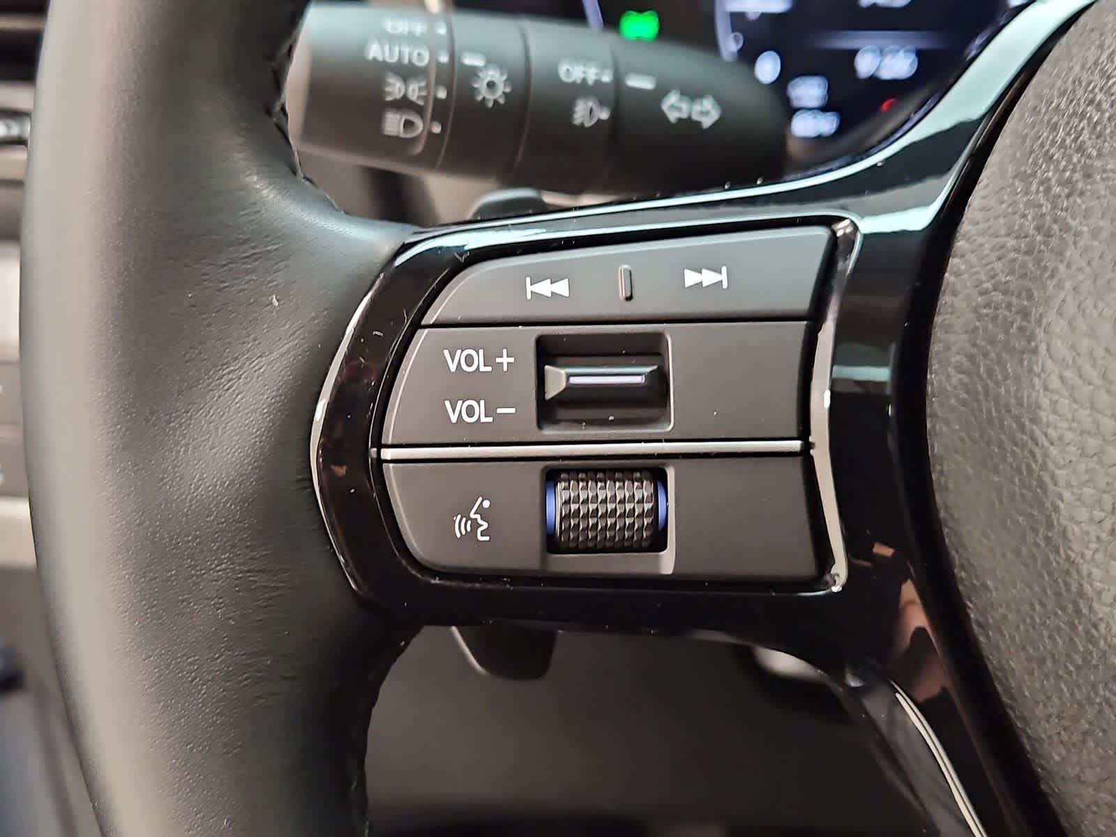 Used 2025 Honda Pilot Elite image 13