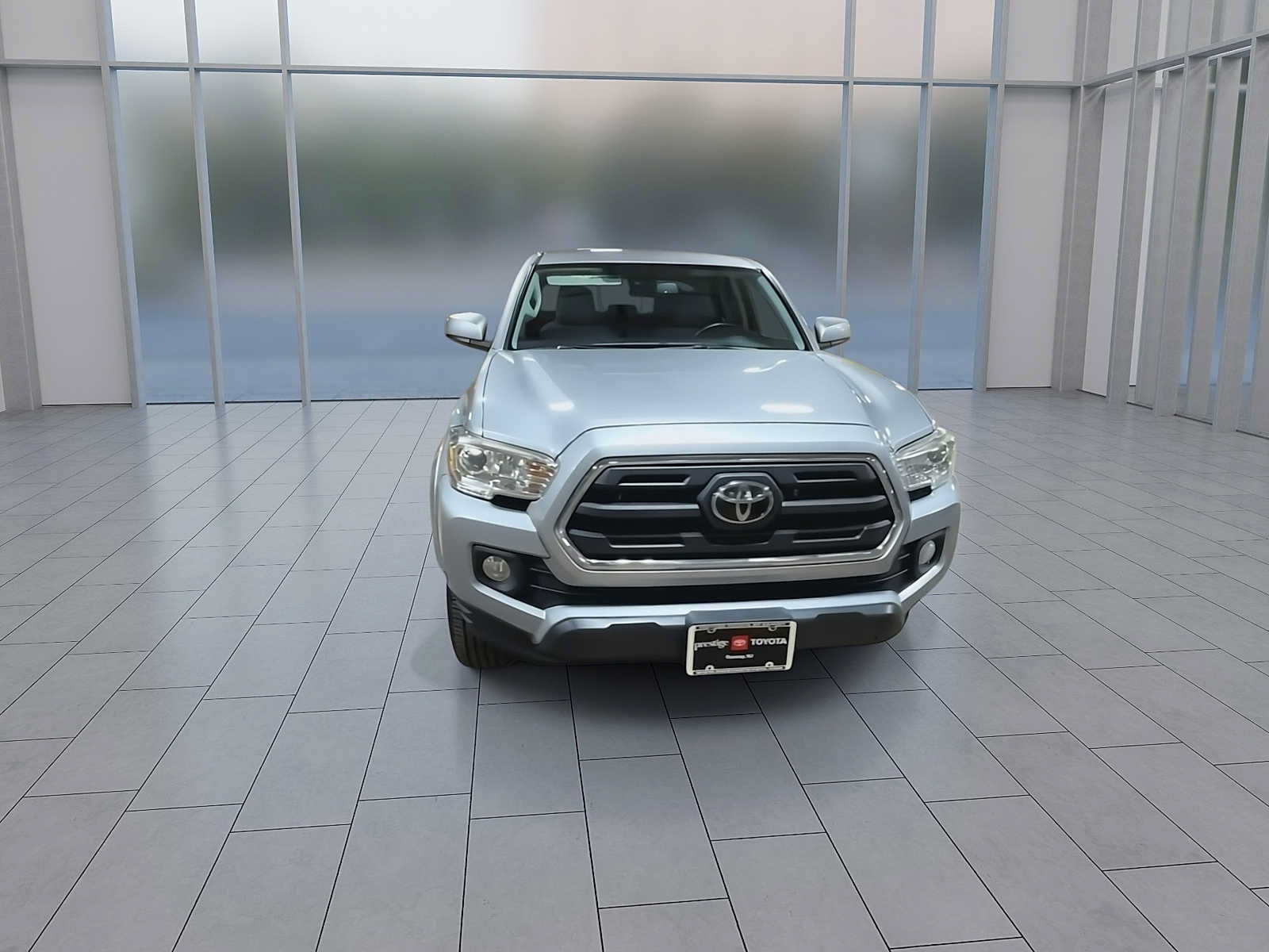 Used 2019 Toyota Tacoma SR5 AWD/4WD image 3