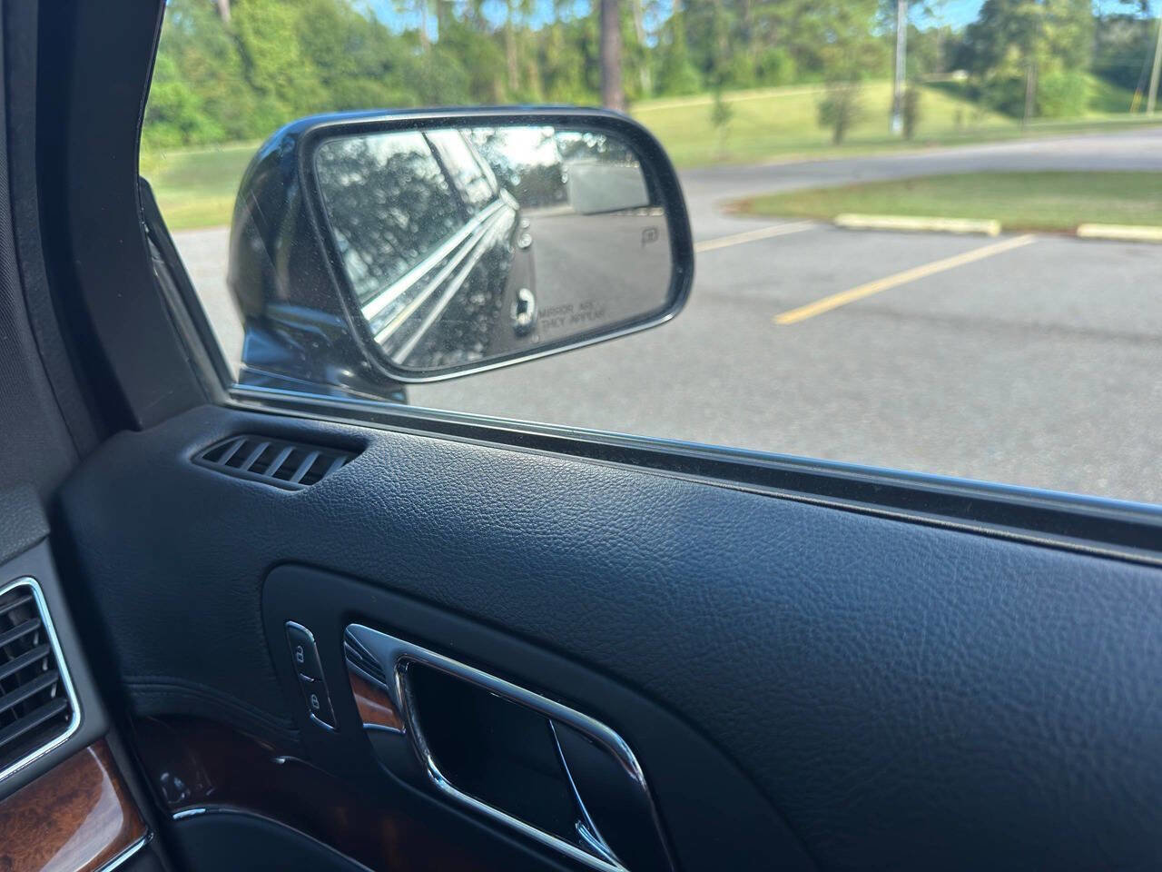 Used 2014 Lincoln MKT AWD image 13