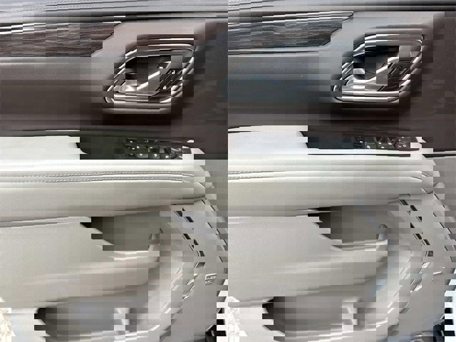 Used 2022 Chevrolet Suburban Z71 w/ Luxury Package image 26