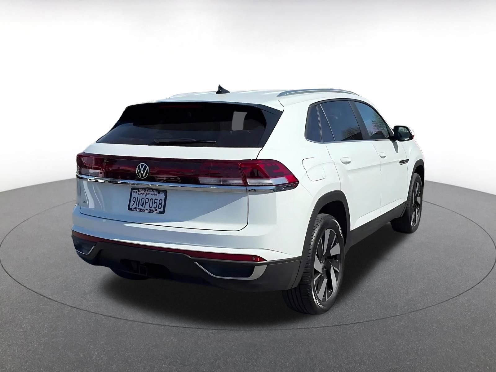 Used 2025 Volkswagen Atlas Cross Sport SE image 15