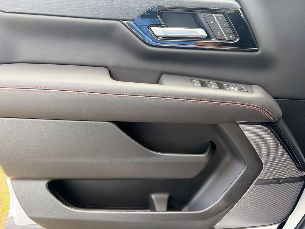 New 2026 GMC Yukon XL AT4 Ultimate AWD/4WD image 28