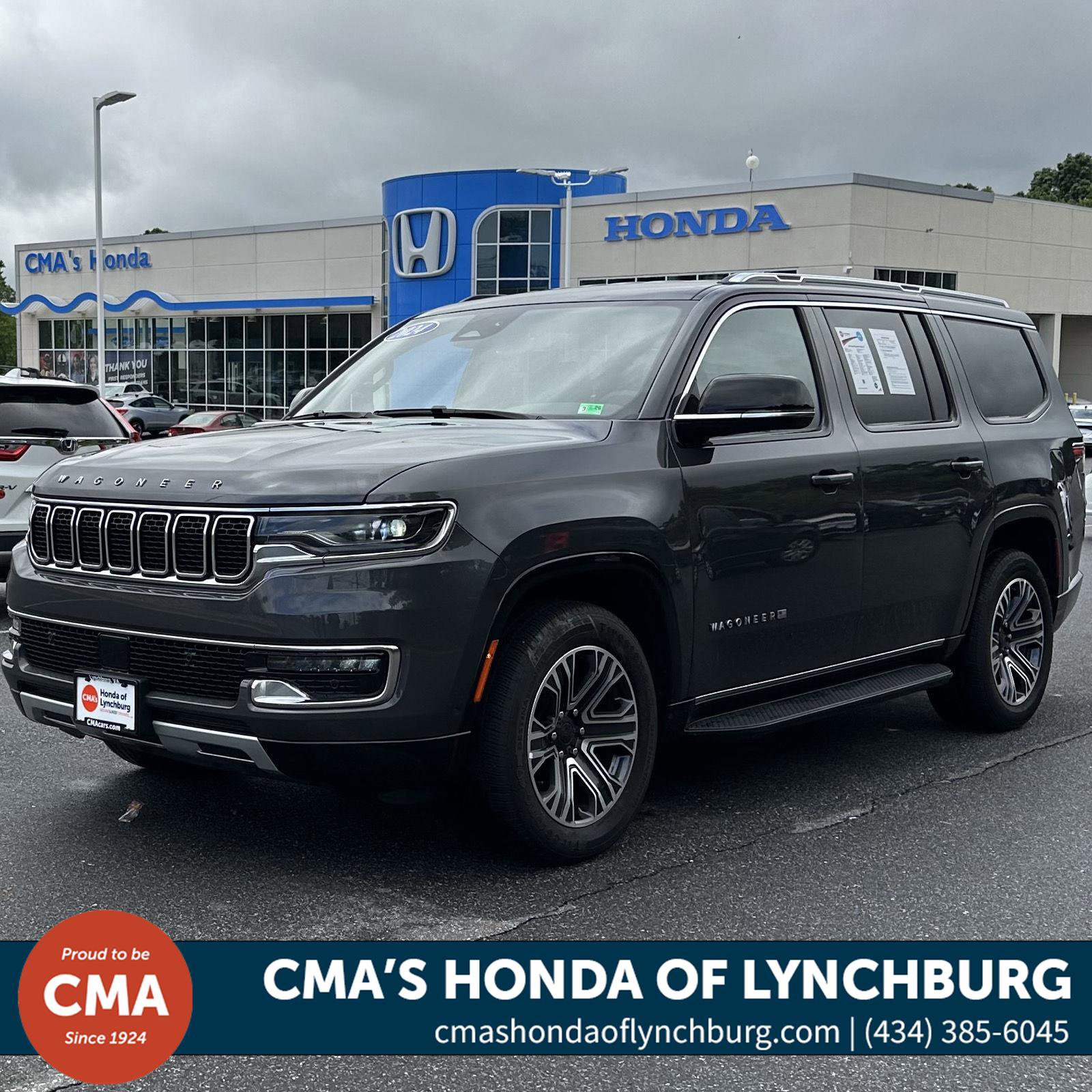 Used 2024 Jeep Wagoneer Series II w/ Flexible Seating Group image 1