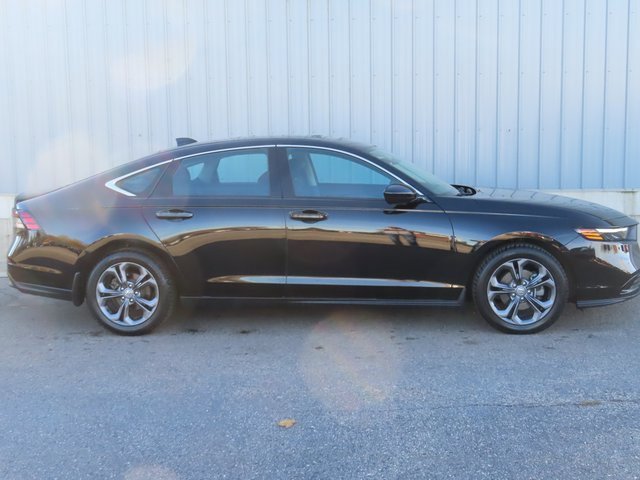 Used 2023 Honda Accord EX image 2