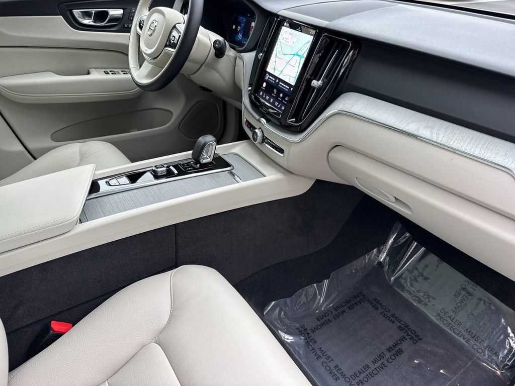 Certified 2025 Volvo XC60 T8 Plus w/ Protection Package Premier AWD/4WD image 15
