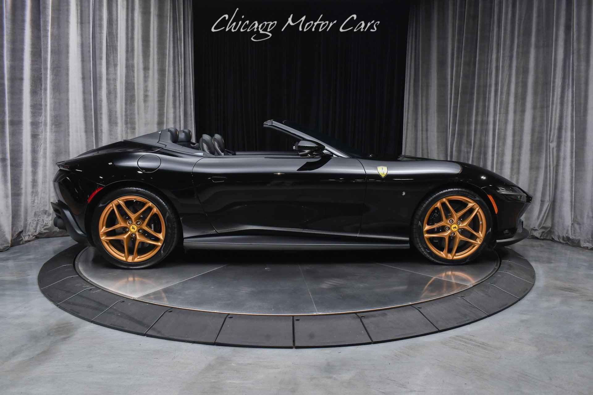 Used 2024 Ferrari Roma Spider RWD image 6
