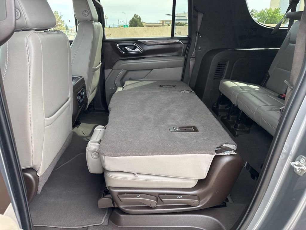 Used 2022 Chevrolet Suburban Z71 w/ Luxury Package AWD/4WD image 28