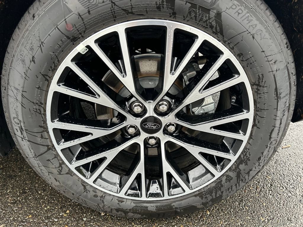 Used 2025 Ford Escape SE w/ Class II Trailer Tow Package image 12