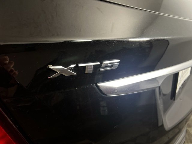 Used 2025 Cadillac XT5 Premium Luxury image 10