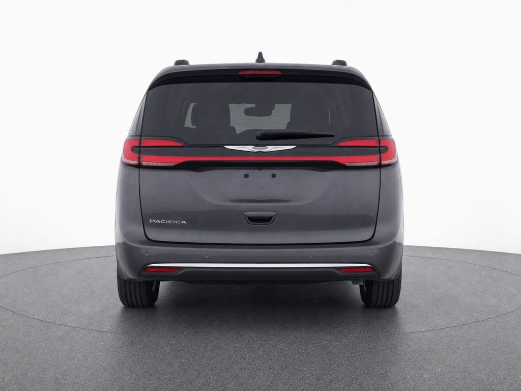 Used 2022 Chrysler Pacifica Touring-L FWD image 6