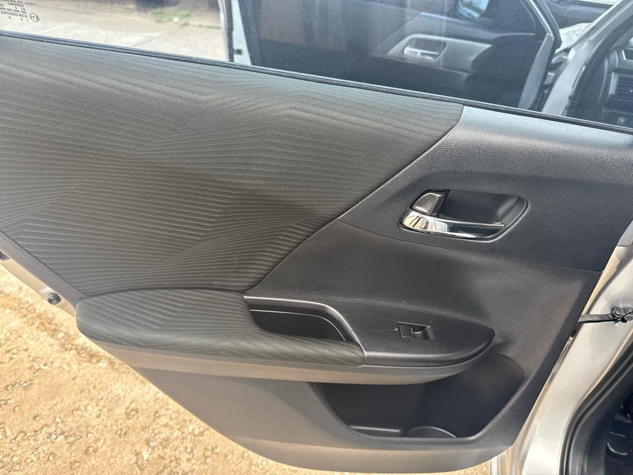 Used 2015 Honda Accord LX image 40