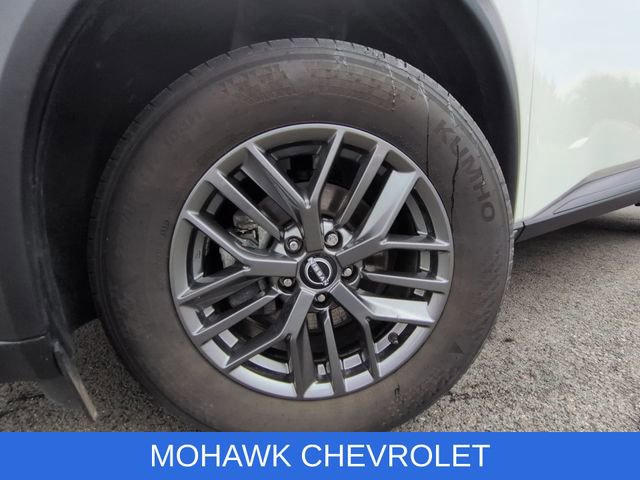 Used 2023 Nissan Rogue S AWD/4WD image 32