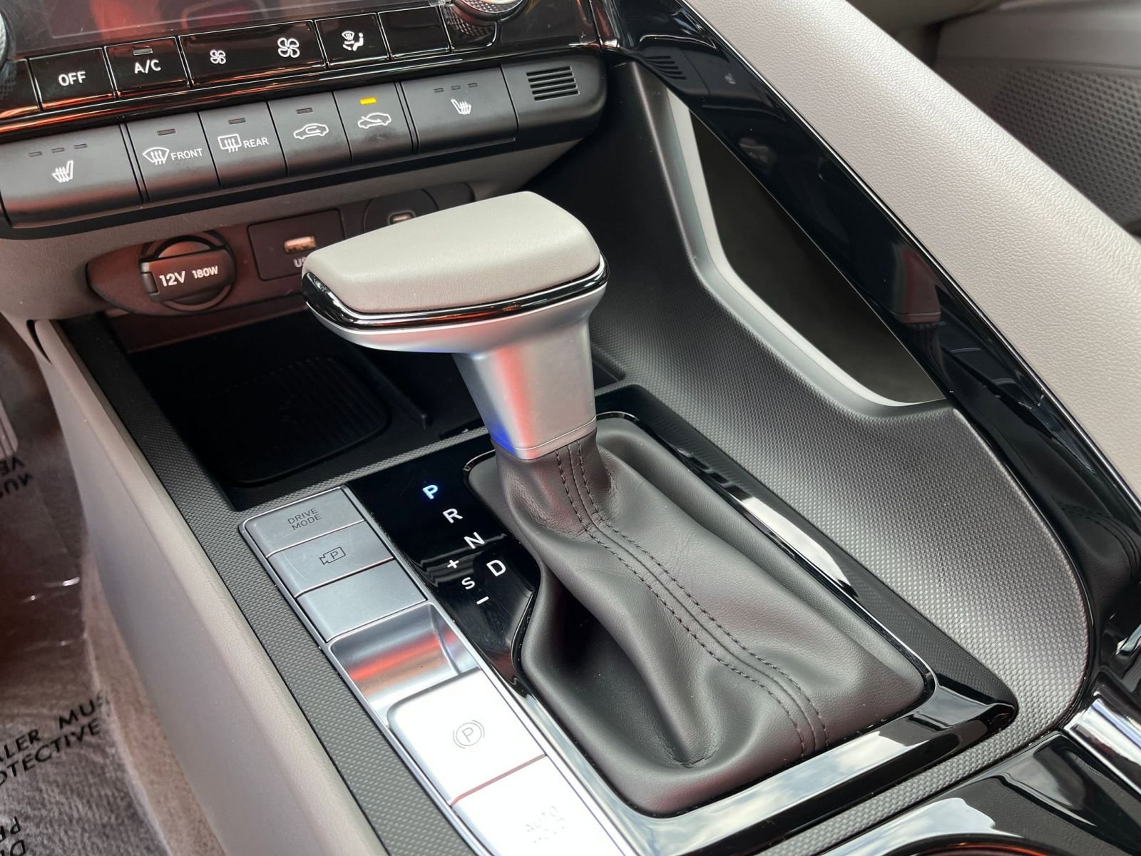 Used 2025 Hyundai Elantra SEL FWD image 44