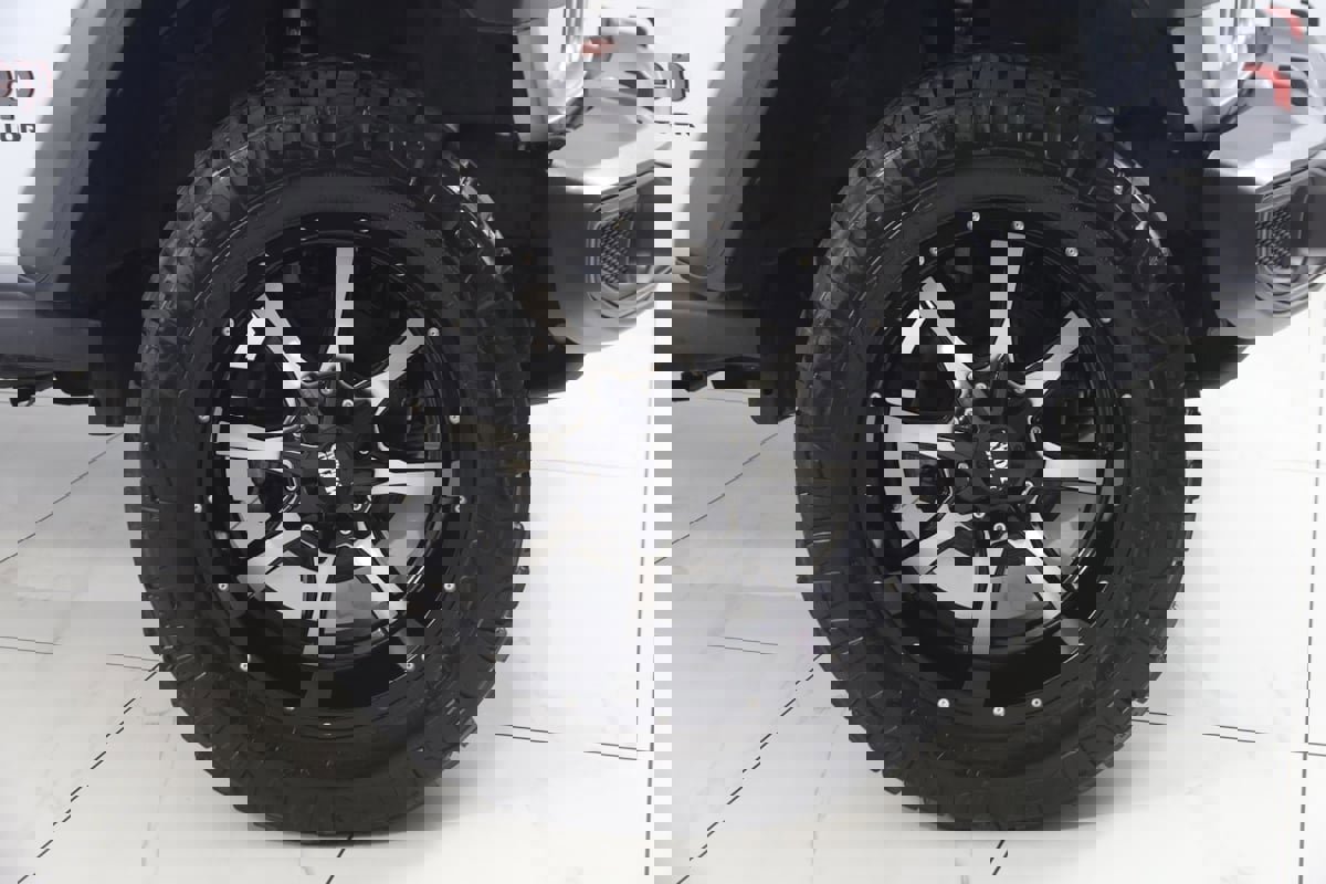 Used 2022 Jeep Gladiator Rubicon w/ Cold Weather Group image 16