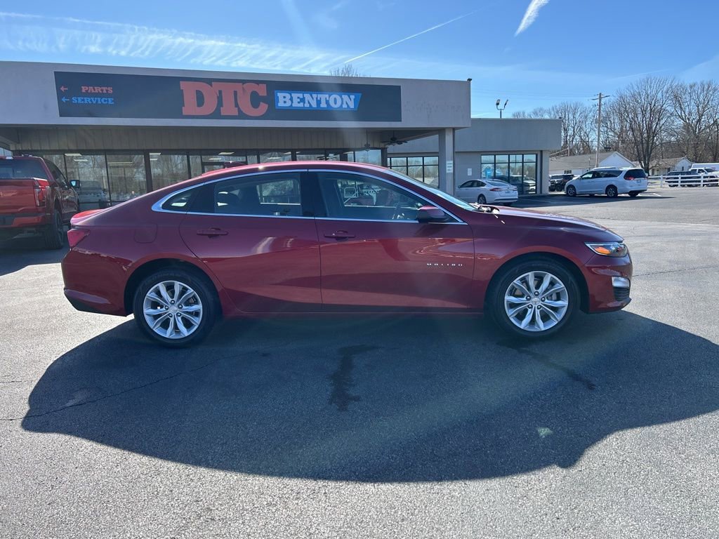 Used 2025 Chevrolet Malibu LT image 3