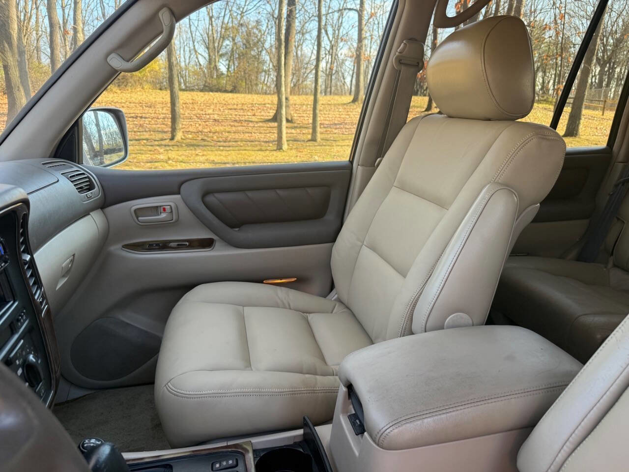 Used 2000 Toyota Land Cruiser Base AWD 4dr SUV image 48