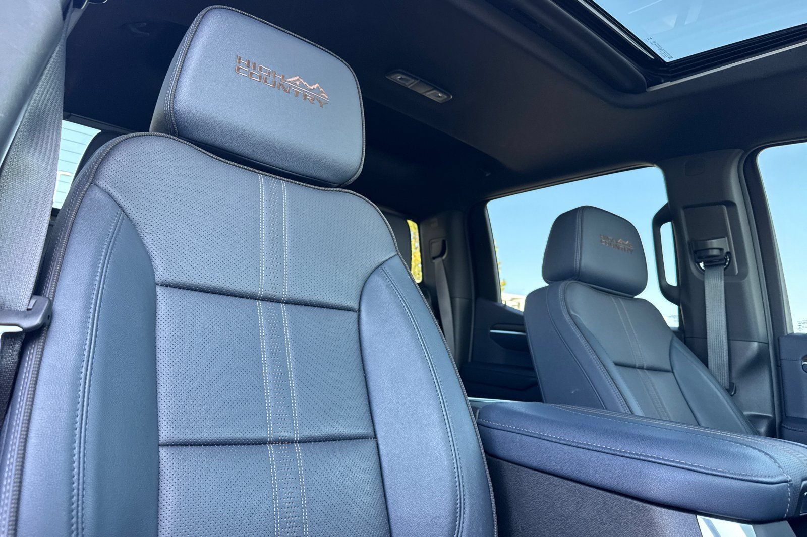 Used 2023 Chevrolet Silverado 1500 High Country w/ High Country Premium Package AWD/4WD image 19