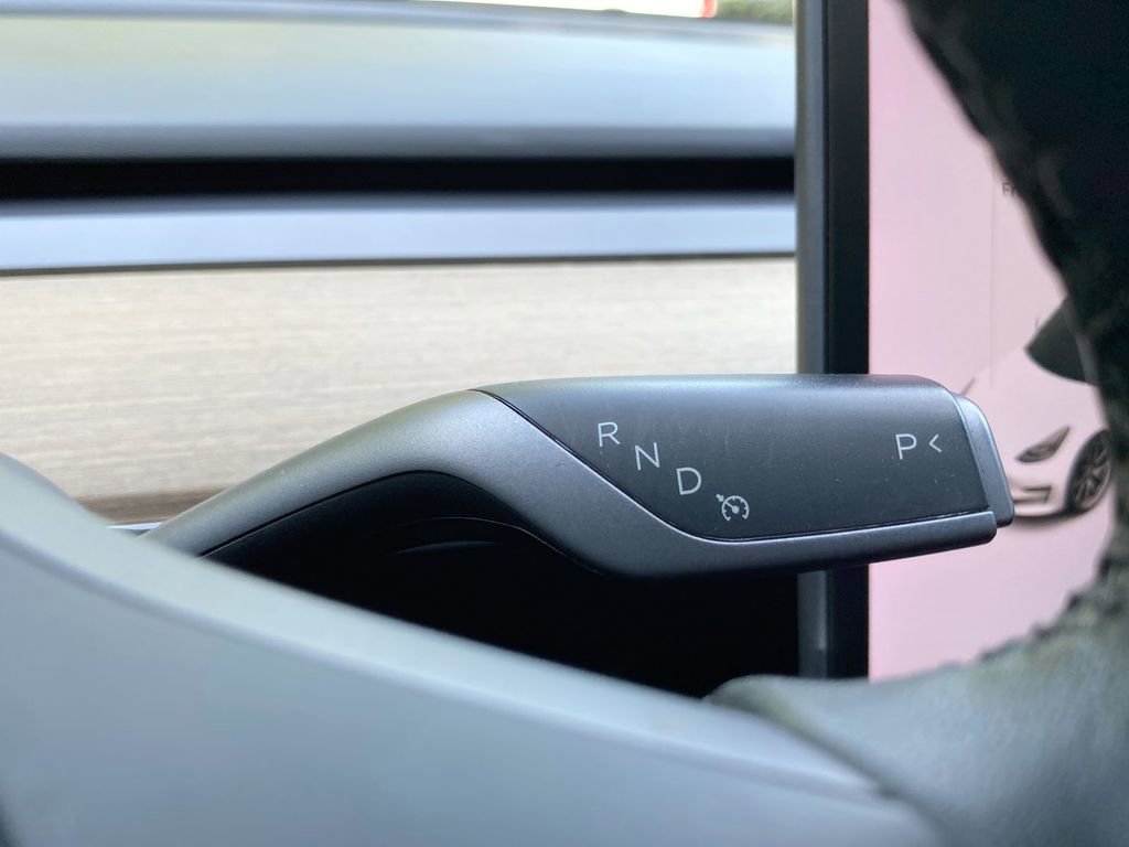 Used 2021 Tesla Model 3 Standard Range Plus image 15