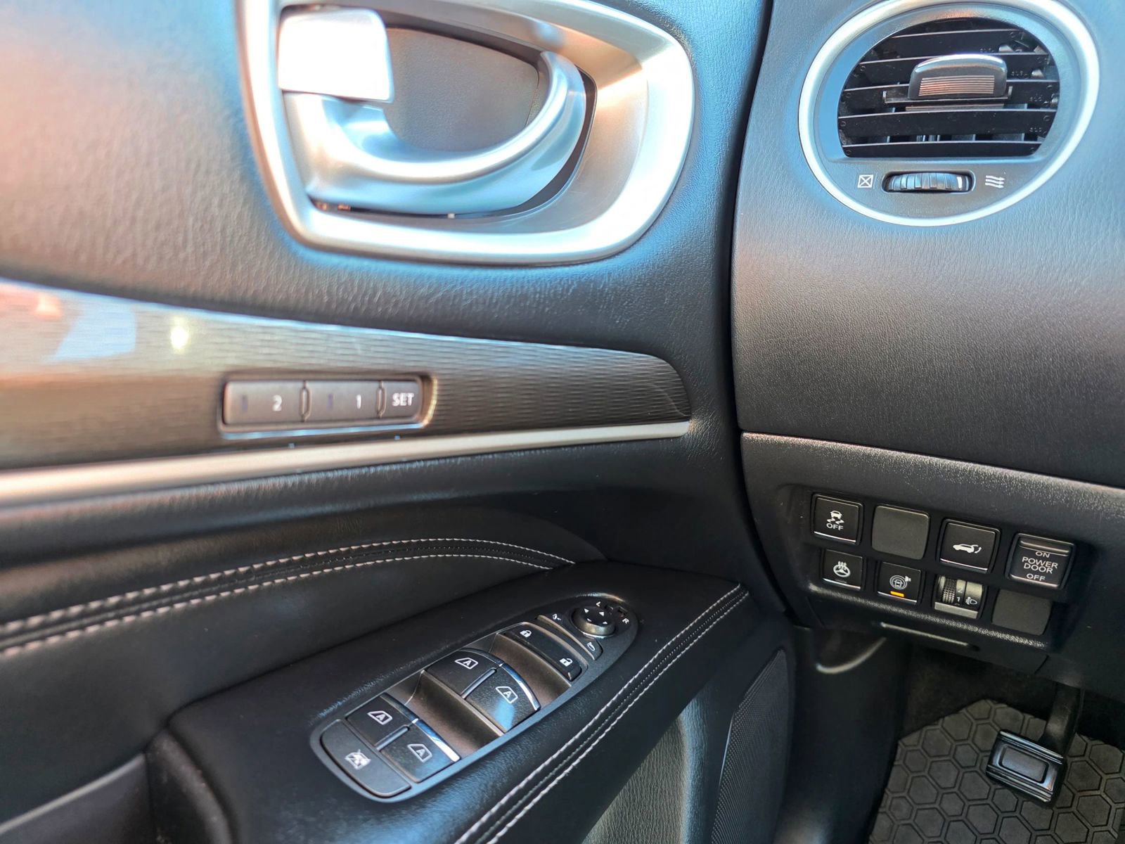 Used 2016 INFINITI QX60 AWD w/ Premium Plus Package image 20