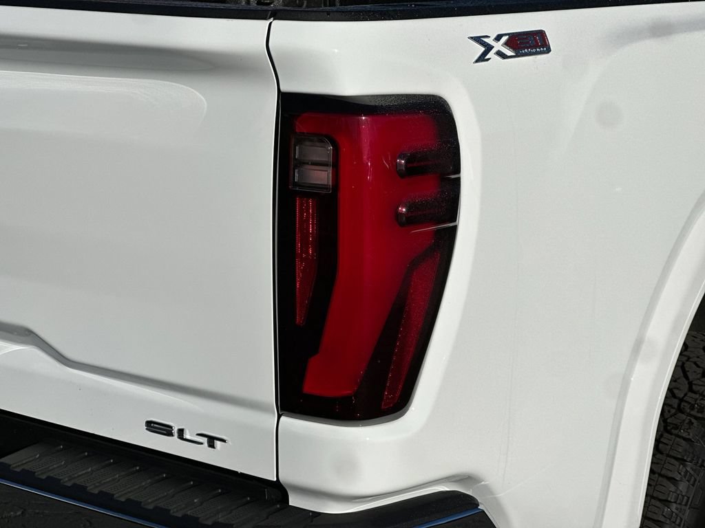 New 2026 GMC Sierra 2500 SLT w/ SLT Premium Package AWD/4WD image 32