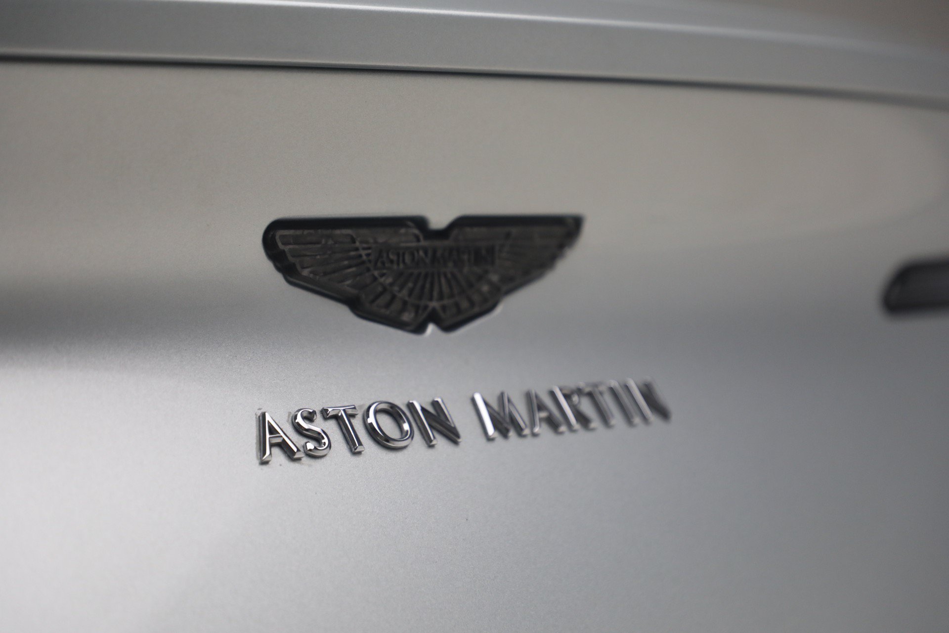 Used 2019 Aston Martin DB11 Volante RWD image 43