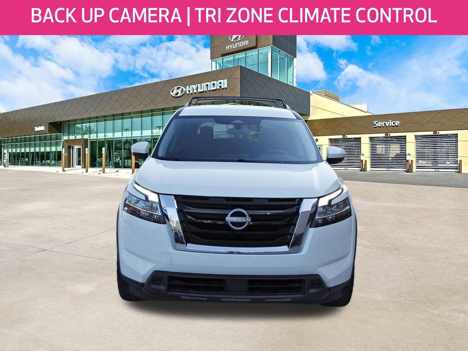 Used 2022 Nissan Pathfinder SV FWD image 2