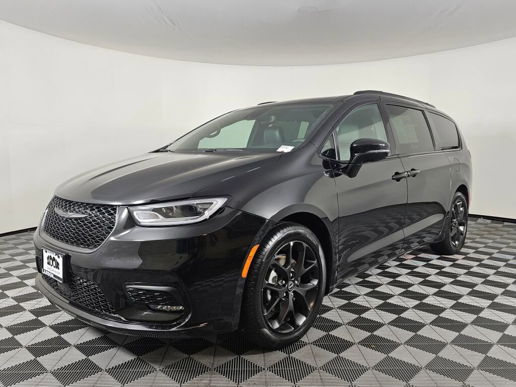 Used 2026 Chrysler Pacifica Limited w/ S Appearance Package image 7