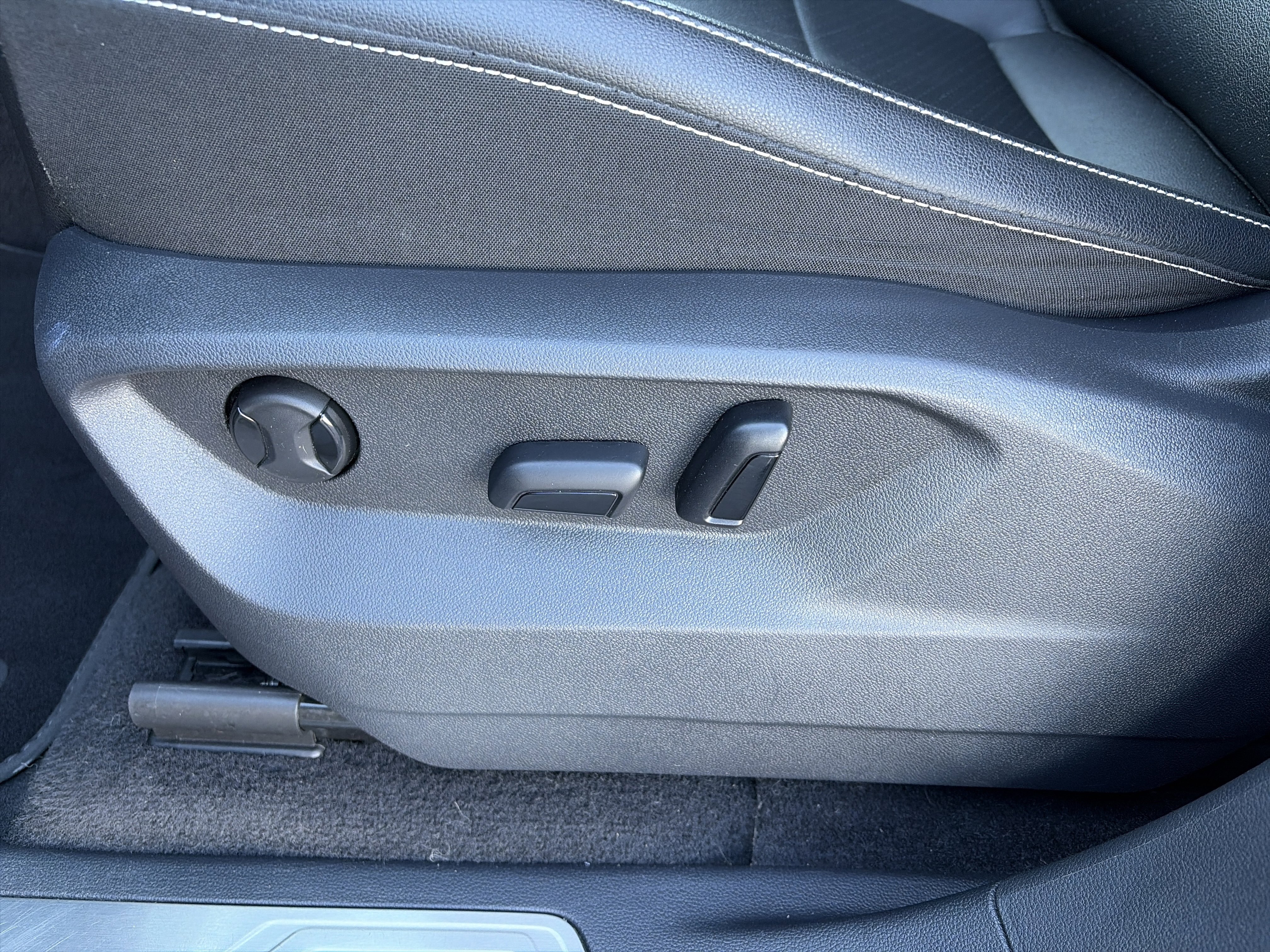 Used 2023 Volkswagen Atlas SE w/ Panoramic Sunroof Package image 13