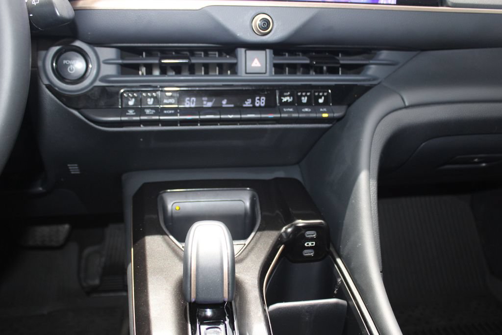 Certified 2025 Toyota Crown Signia AWD/4WD image 39
