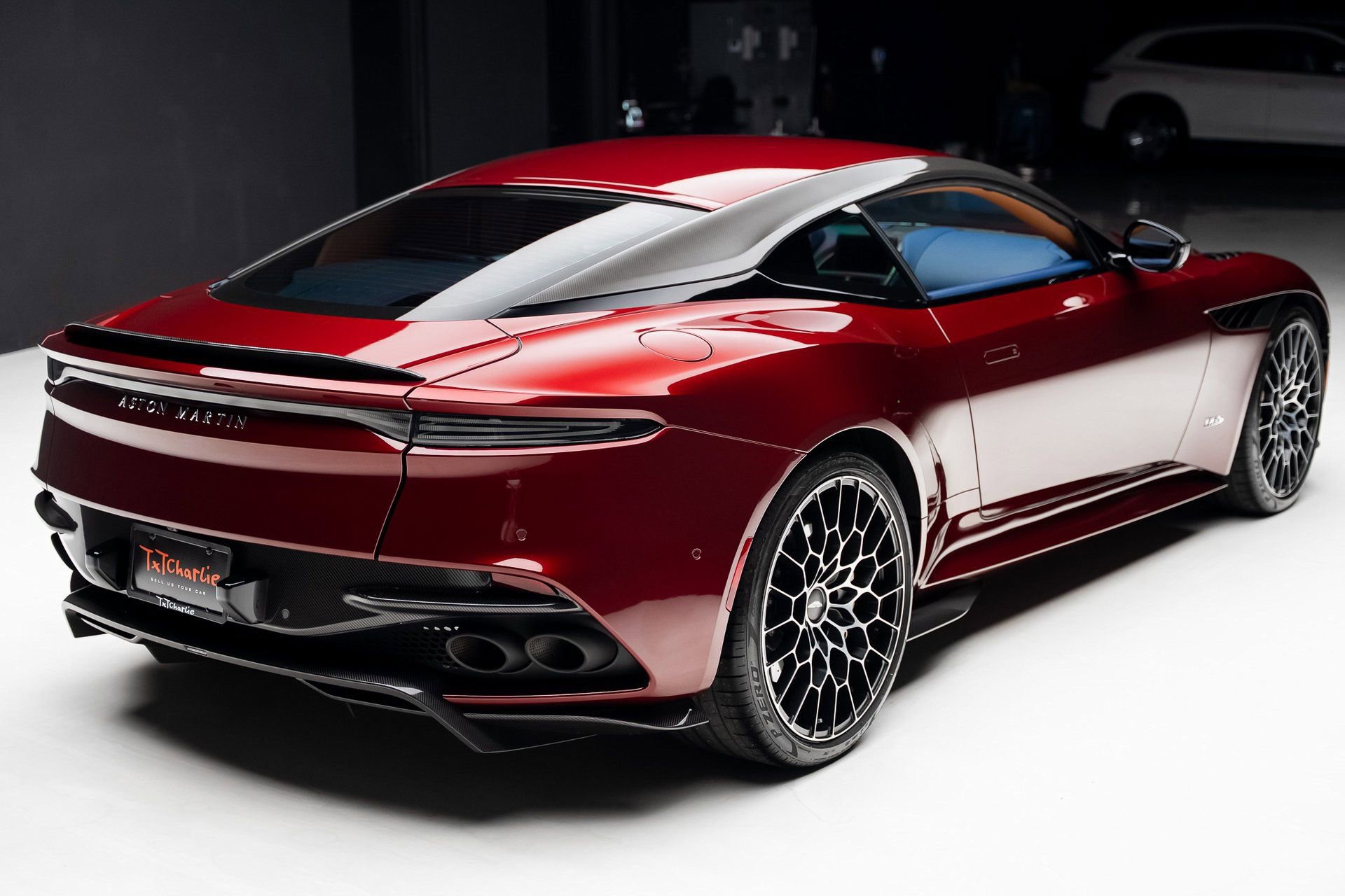 Used 2023 Aston Martin DBS Coupe image 39