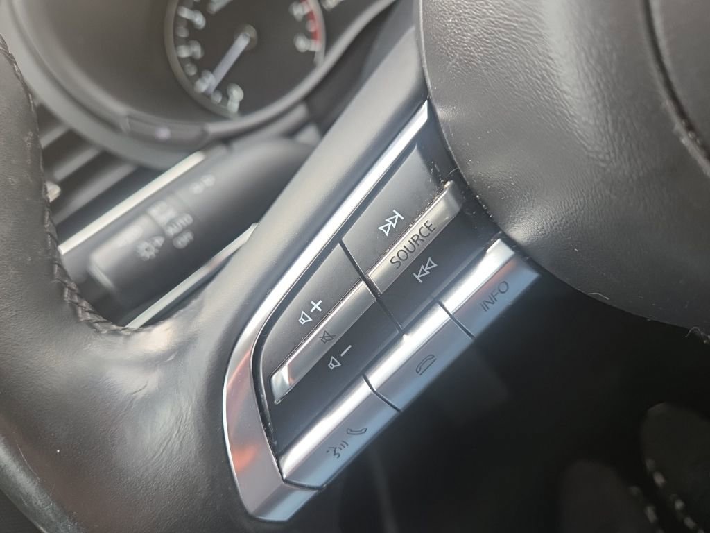 Used 2023 MAZDA MAZDA3 s image 25