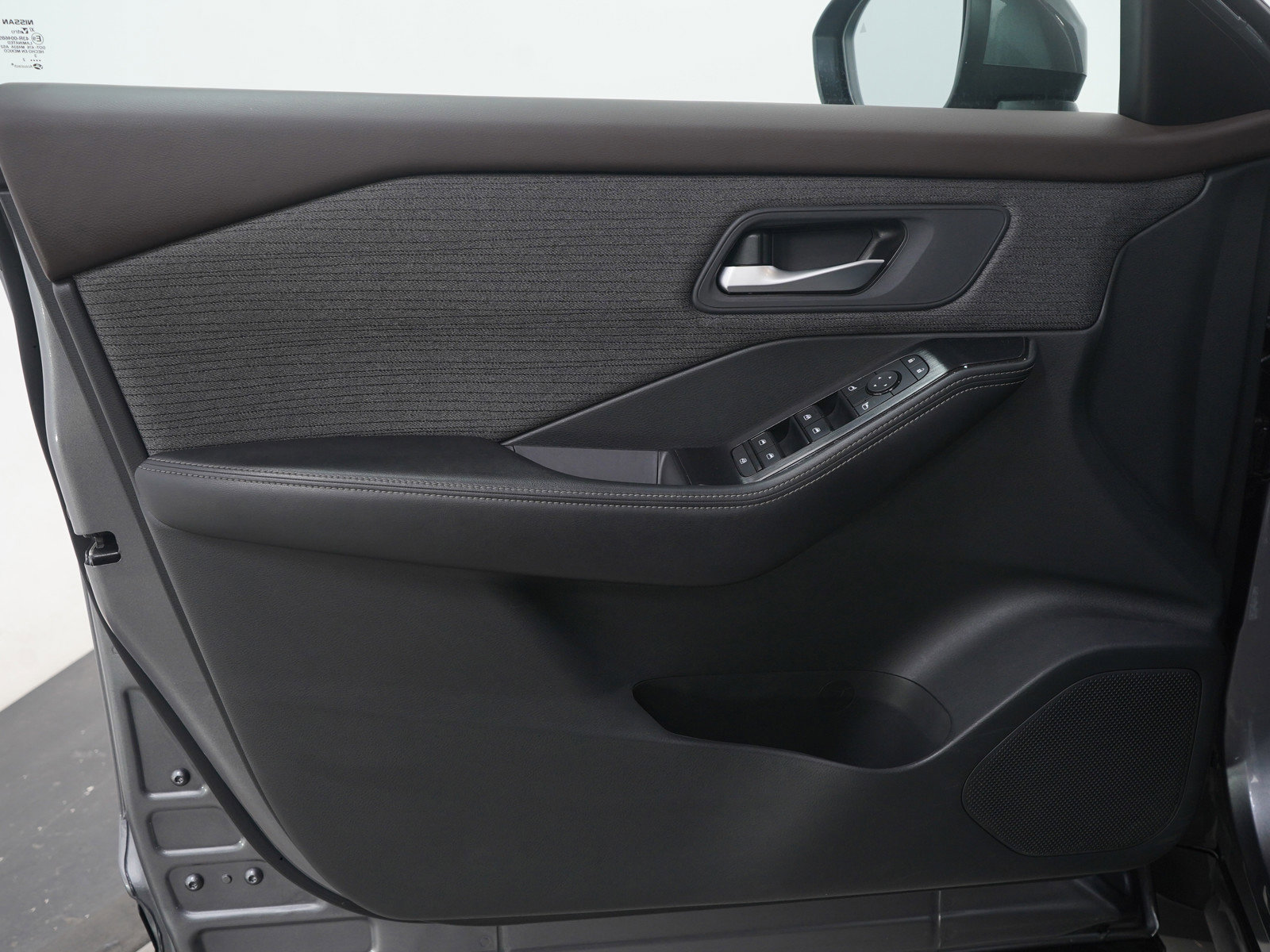 Used 2022 Nissan Rogue SV image 21