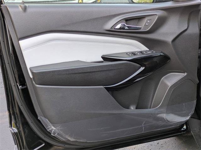 New 2026 Chevrolet Trax LT w/ Driver Confidence Package image 12