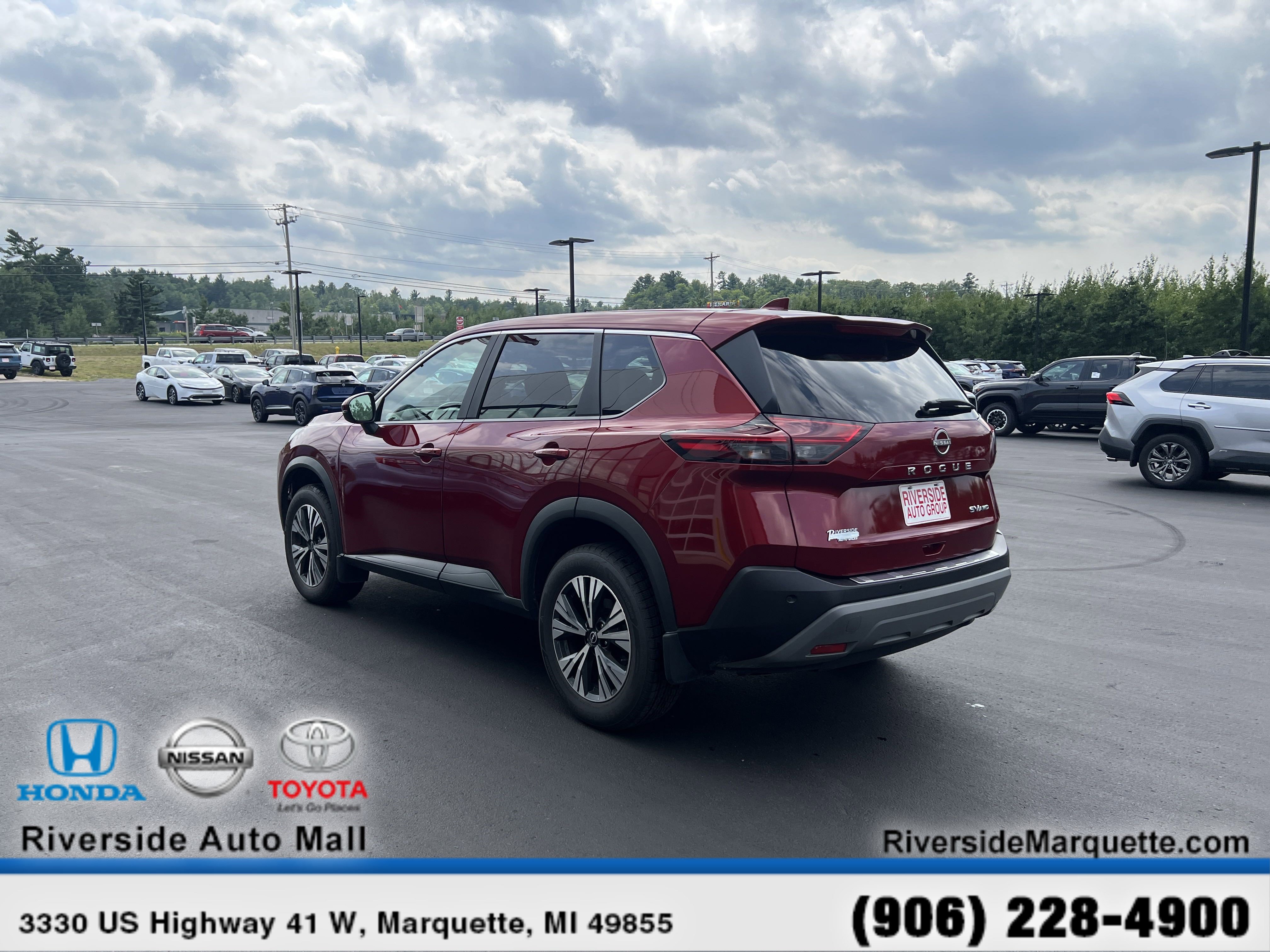 Used 2023 Nissan Rogue SV image 6