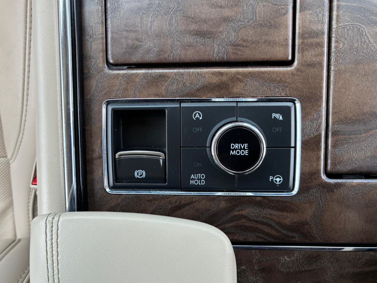 Used 2019 Lincoln Navigator Reserve w/ Cargo Package AWD/4WD image 34