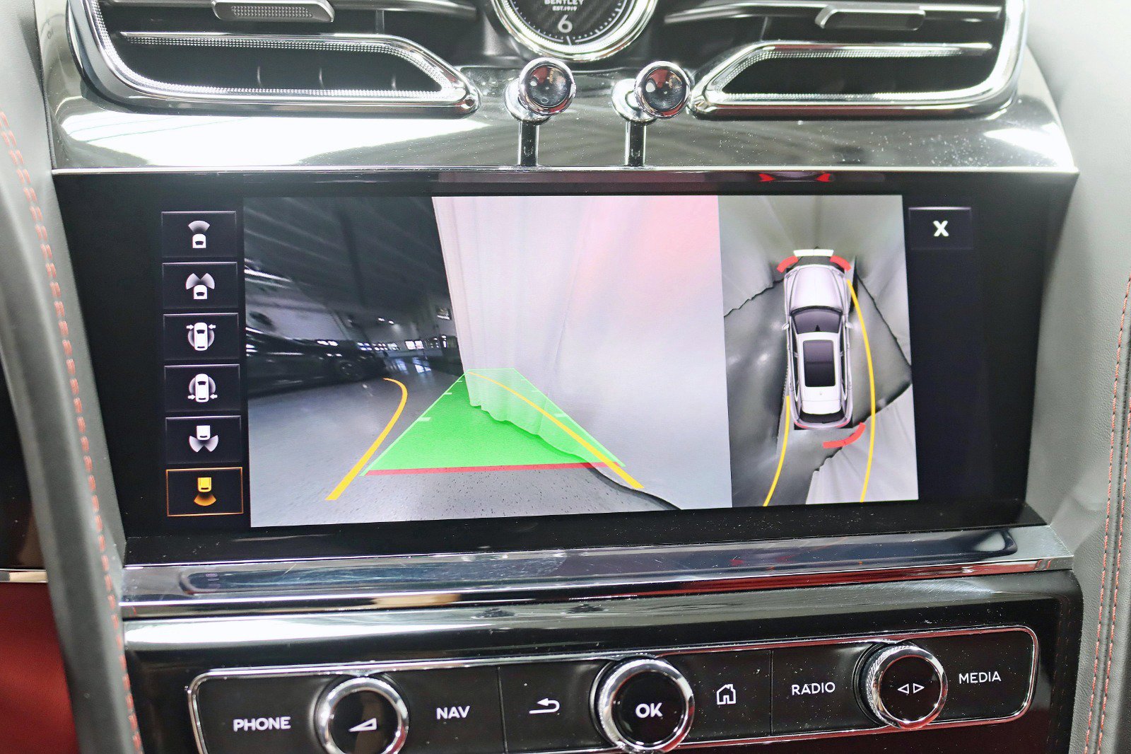 Used 2022 Bentley Bentayga image 22