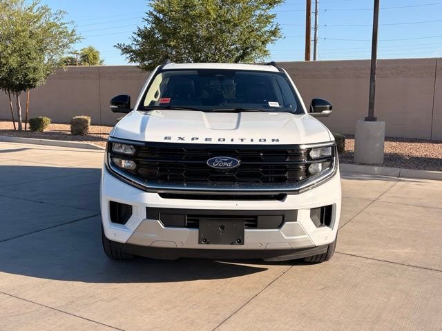 Used 2025 Ford Expedition Max Platinum AWD/4WD image 3
