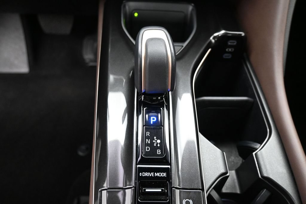 Certified 2024 Toyota Crown AWD/4WD image 27