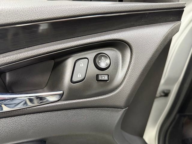 Used 2017 Buick Regal Sport Touring FWD image 18