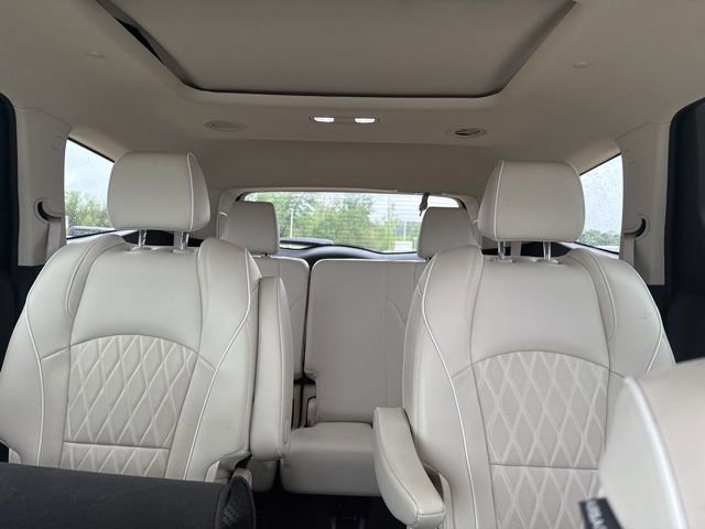 Used 2024 Buick Enclave Avenir w/ Avenir Technology Package AWD/4WD image 15