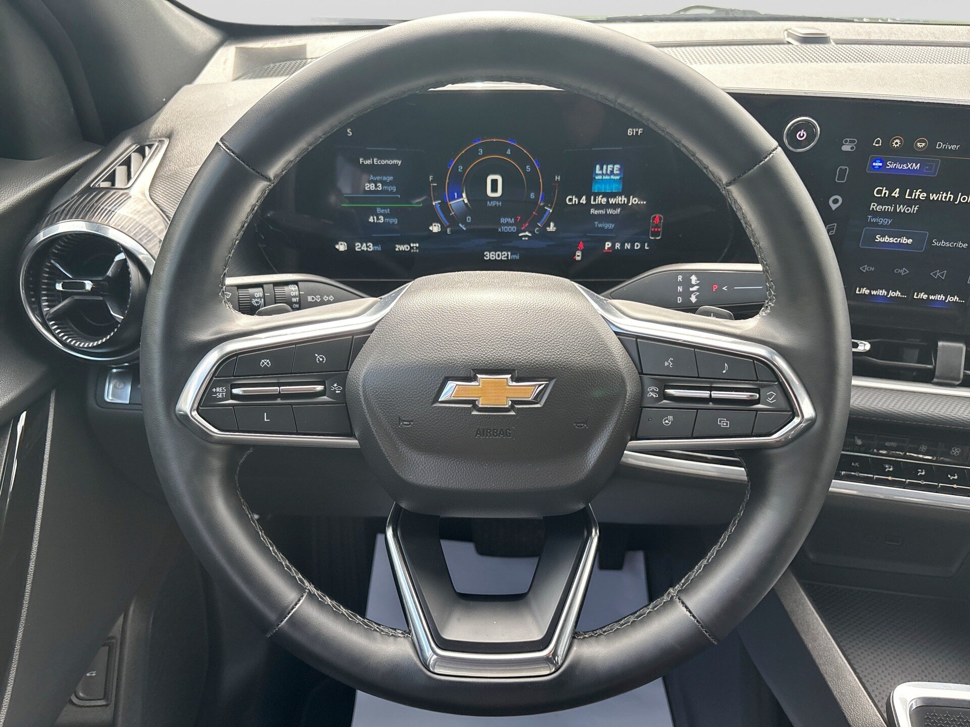 Used 2025 Chevrolet Equinox LT w/ Convenience Package II AWD/4WD image 19