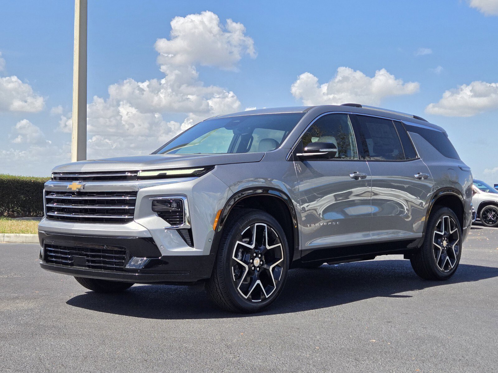 New 2026 Chevrolet Traverse High Country image 2